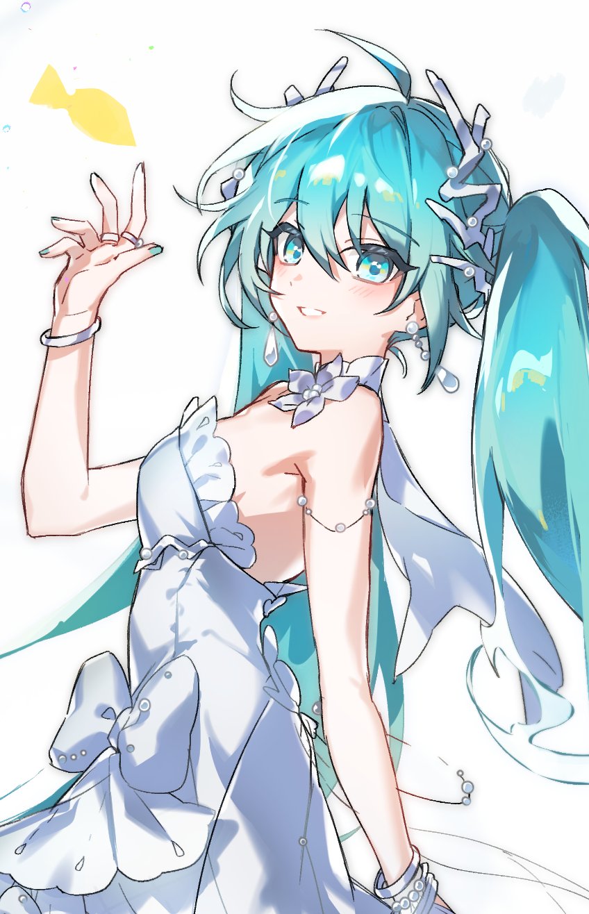 世界计划、VOCALOID、初音未来 1名女孩 呆毛 水色瞳 水色发 水蓝色指甲