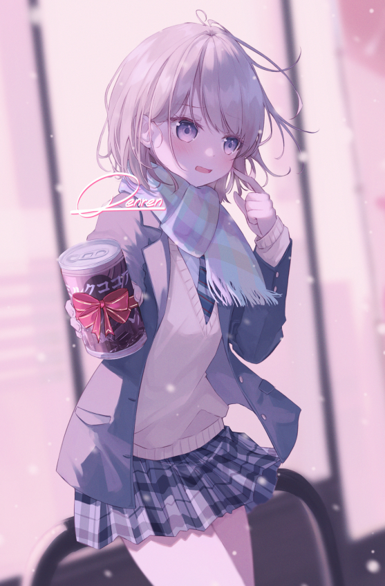 原创 1名女孩 靠在栏杆上 移开视线 黑色裙子 西装外套