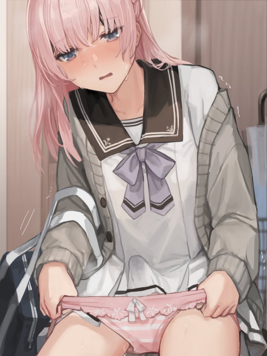 原创 1名男孩 包 黑发 黑色水手领 蓝色包包