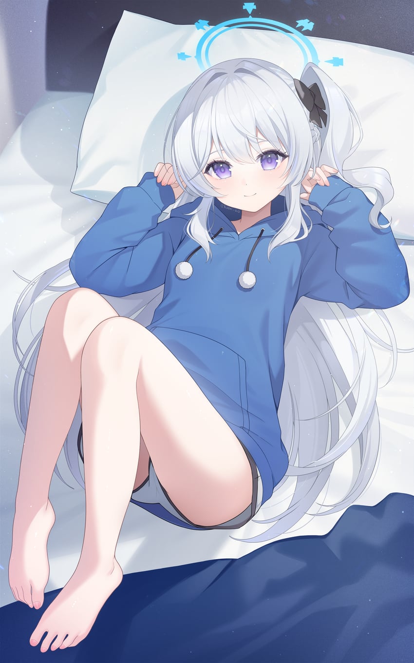蔚蓝档案、月雪宫子 (蔚蓝档案)、月雪都 (幼少) (蔚蓝档案) 1名女孩 裸腿 赤脚 黑色蝴蝶结 蓝色光环