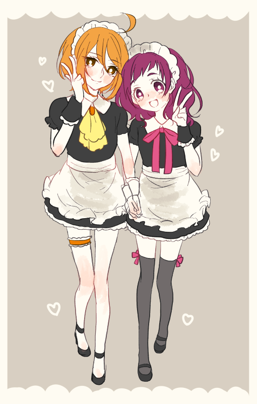 HUG! 光之美少女、光之美少女、辉木誉 2名女孩 围裙 黑色连衣裙 金发 有领衬衫