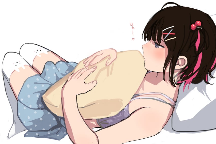 原创 1名男孩 动物花纹 腋窝褶皱 露肩 黑发