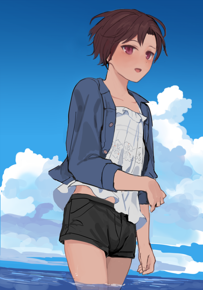 原创、红发男孩 (sunaba_(nczd5875)) 1名男孩 手臂放在侧边 黑色短裤 蓝色夹克 蓝天