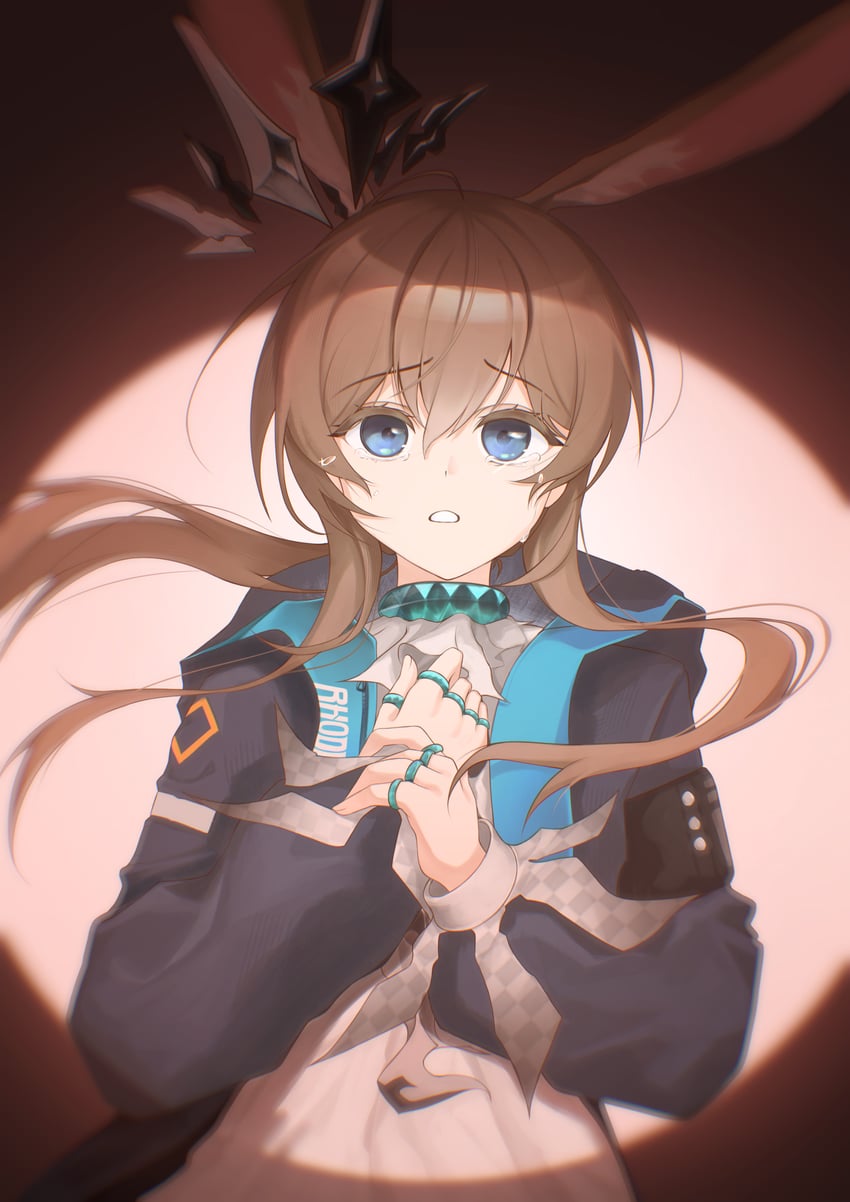 明日方舟、阿米娅 (明日方舟)、阿米娅 (医疗) (明日方舟) 1名女孩 兽耳 水蓝色衣领 黑色夹克 棕发
