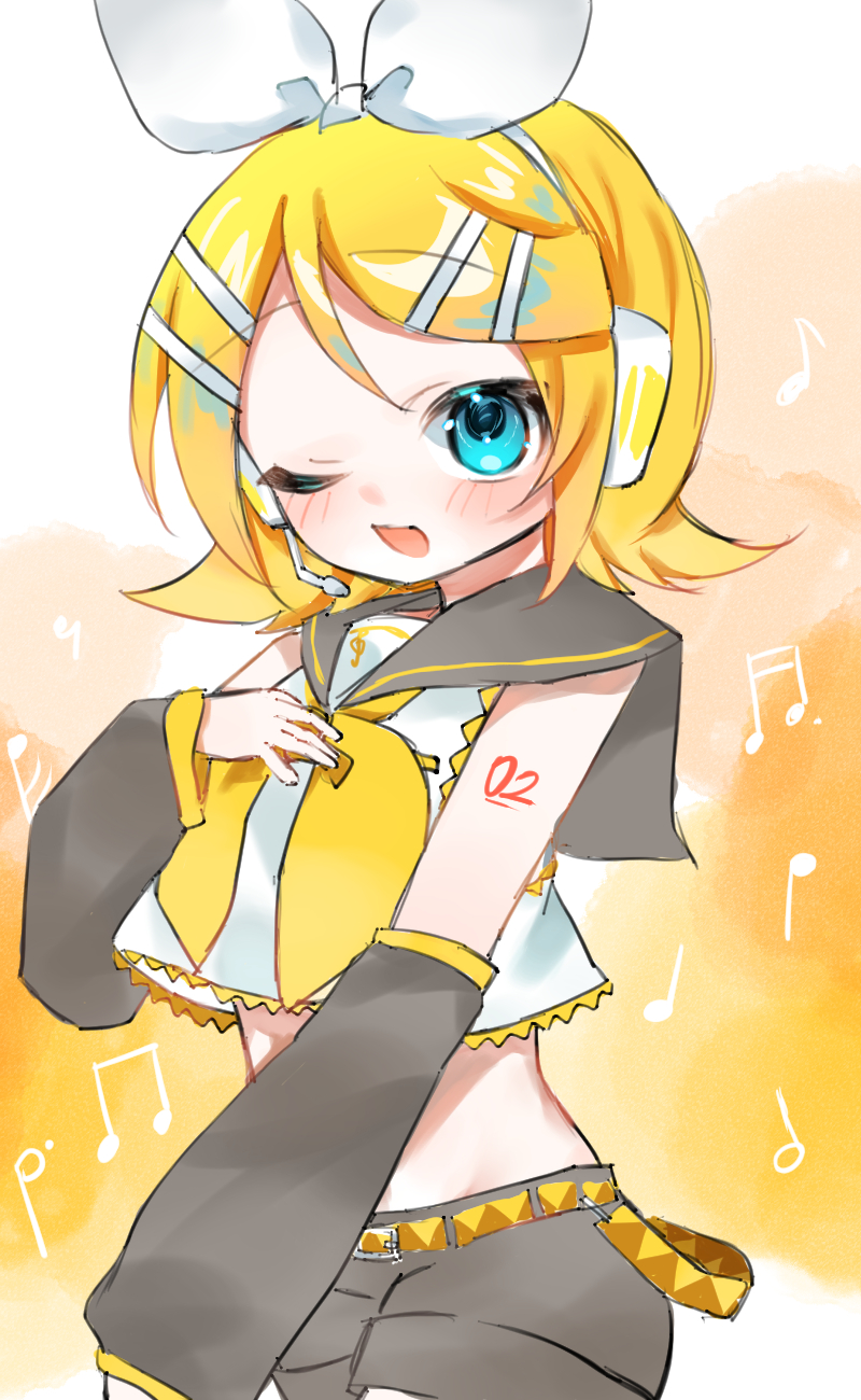 VOCALOID、镜音铃 1名女孩 黑色水手领 黑色短裤 黑色袖子 金发