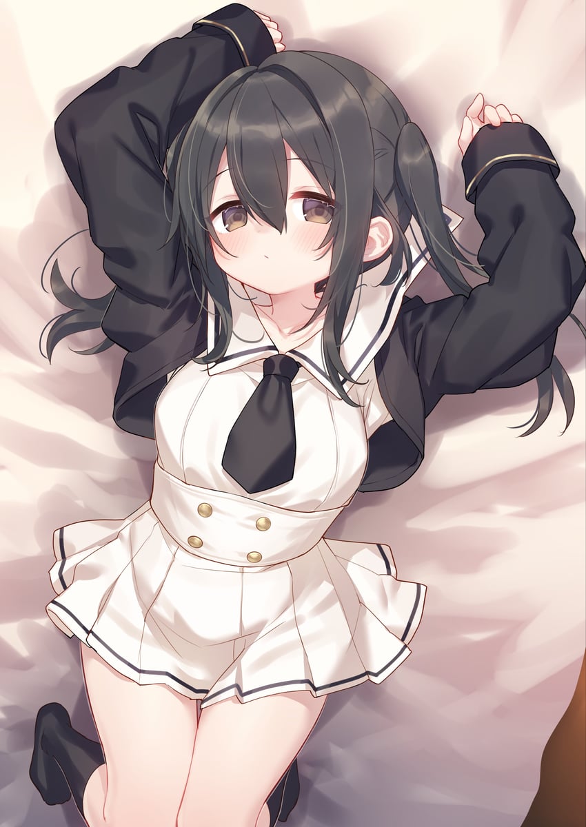 二次元插画 1名女孩 撇嘴 黑发 黑色夹克 黑袜