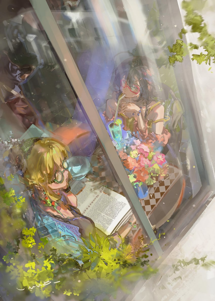 原创 2名女孩 黑发 黑衬衫 金发 蓝色夹克