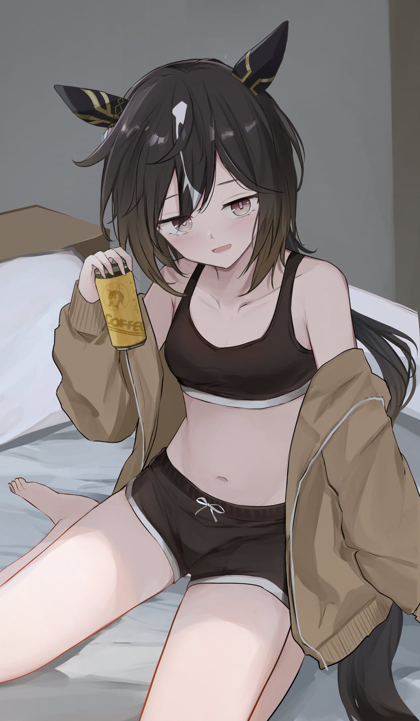 赛马娘、黄金旅程 (赛马娘) 1名女孩 兽耳 露肩 黑发 黑色短裤