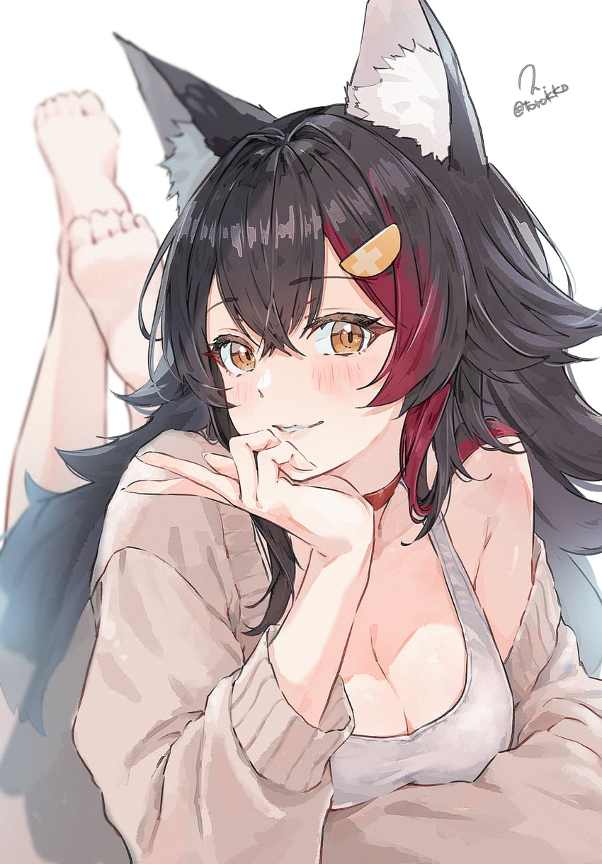 Hololive、大神澪 1名女孩 兽耳 赤脚 黑发 乳房