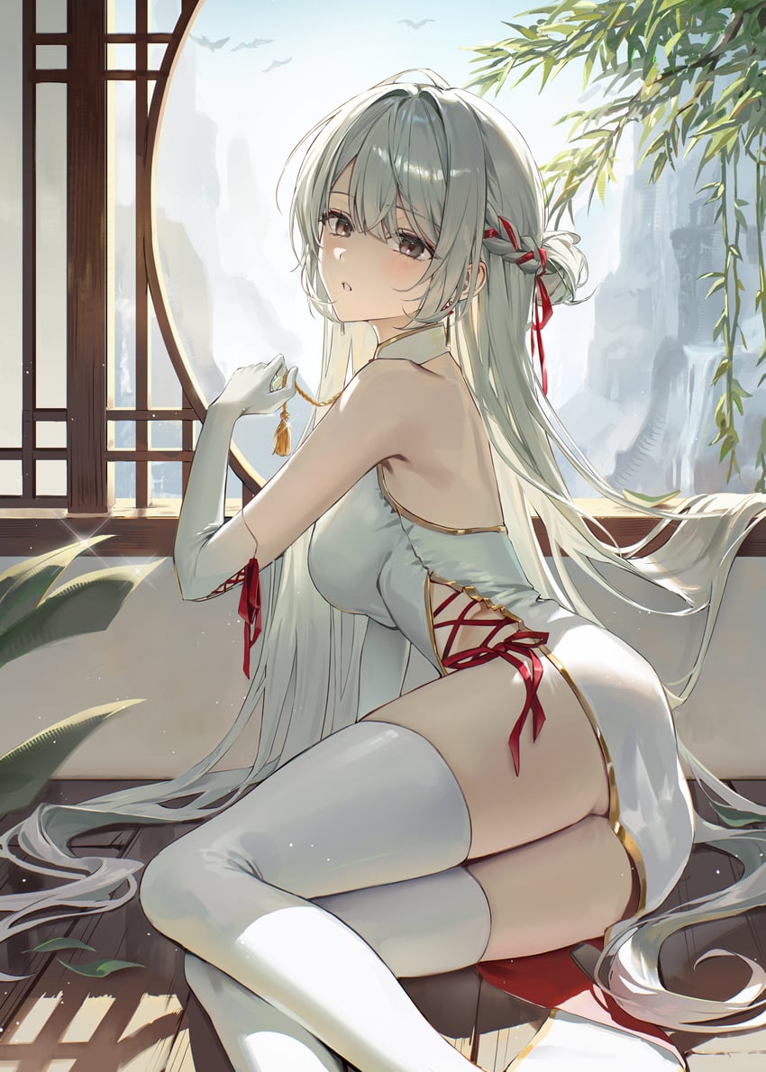 原创 1名女孩 露肩 辫子 乳房 旗袍