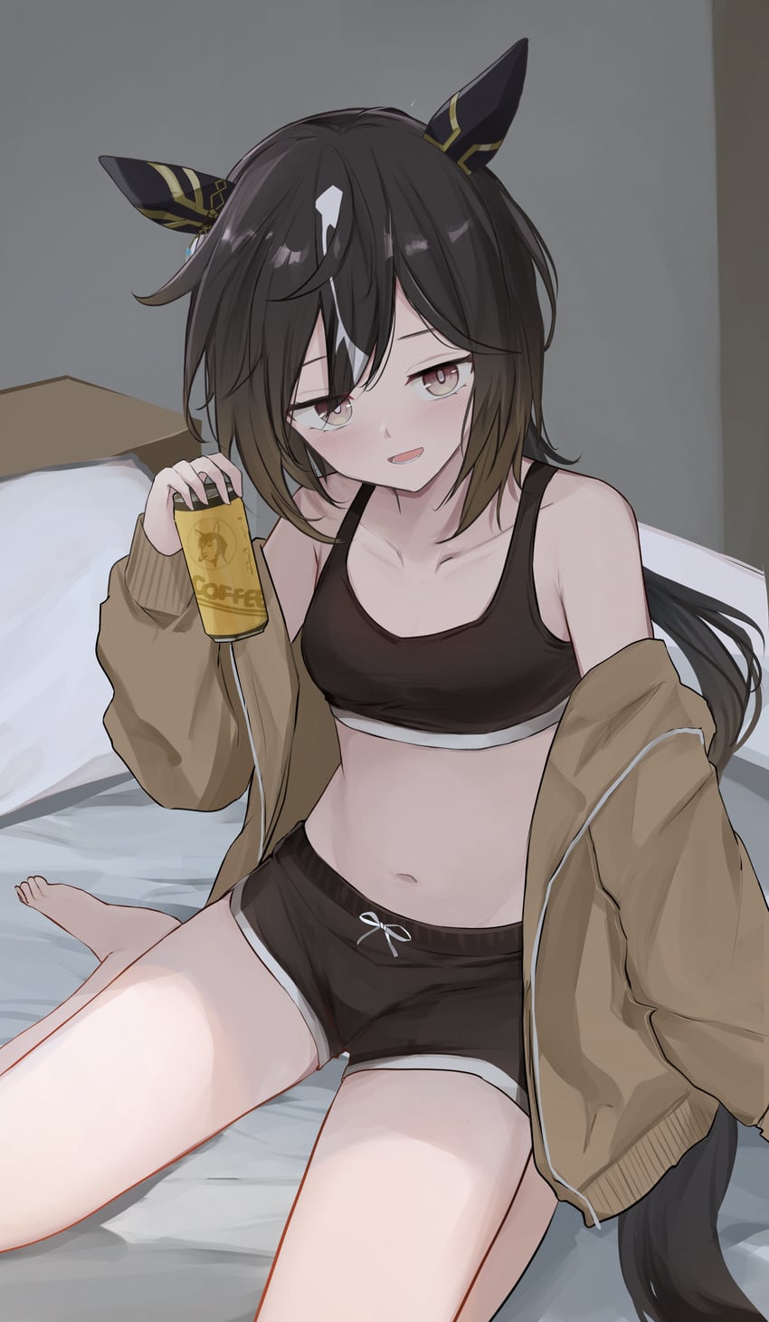赛马娘、黄金旅程 (赛马娘) 1名女孩 兽耳 露肩 黑发 黑色短裤