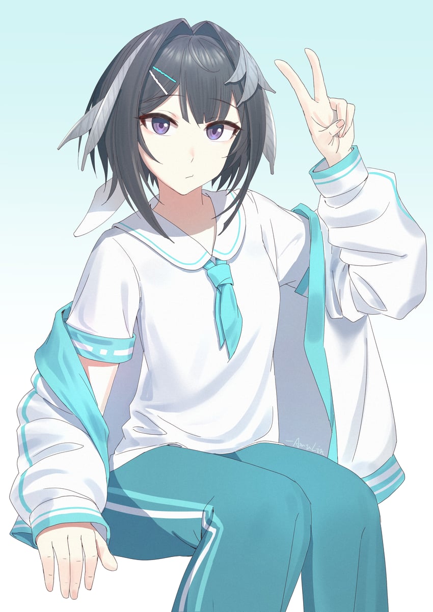 明日方舟、羽毛笔 (明日方舟) 1名女孩 举手 黑发 蓝色领巾 蓝色裤子