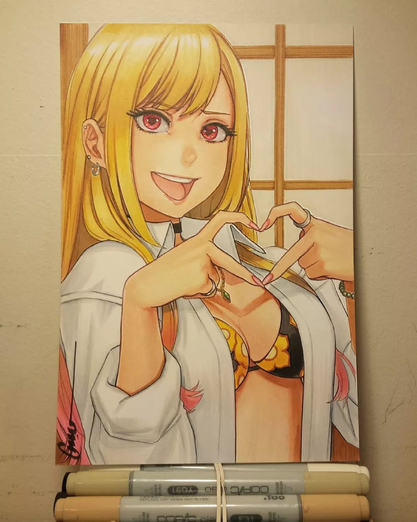 更衣人偶坠入爱河、喜多川海梦 1名女孩 画面内含画具 作者名 杠铃穿刺 比基尼