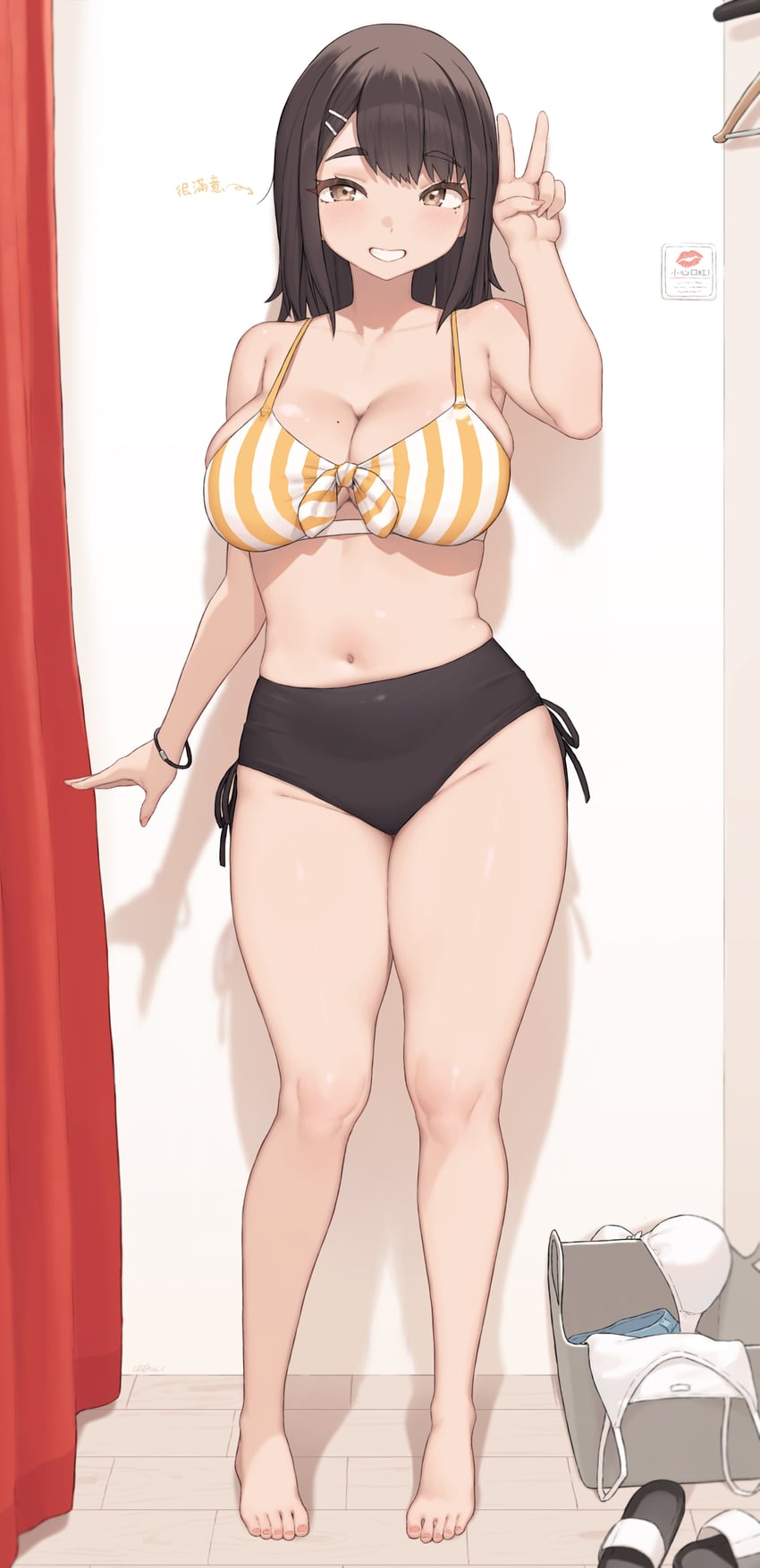 原创 1名女孩 裸腿 赤脚 比基尼 黑色比基尼