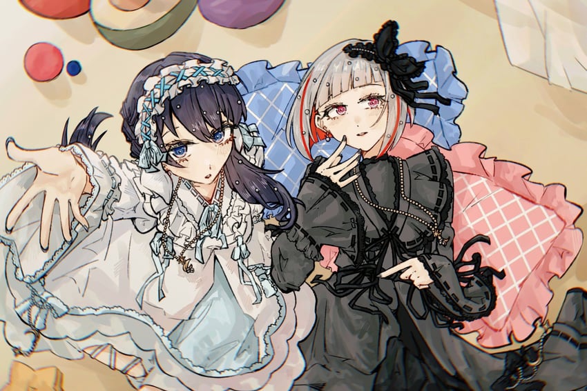 Love Live!、Love Live! 莲之空女学院学园偶像部、月亮委托 2名女孩 黑色连衣裙 蓝眼 蓝发 挂耳染