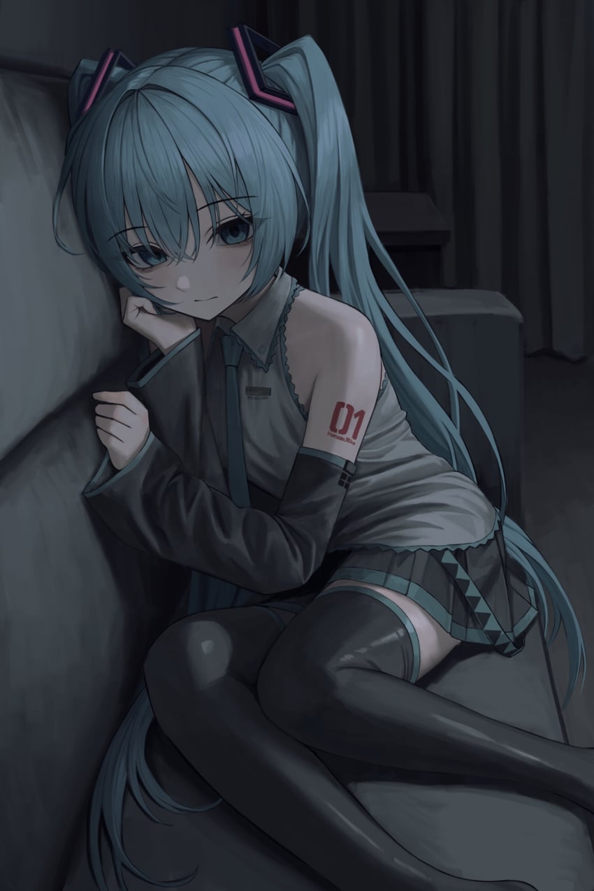 VOCALOID、初音未来 1名女孩 水色瞳 水色发 水蓝色领带 露肩