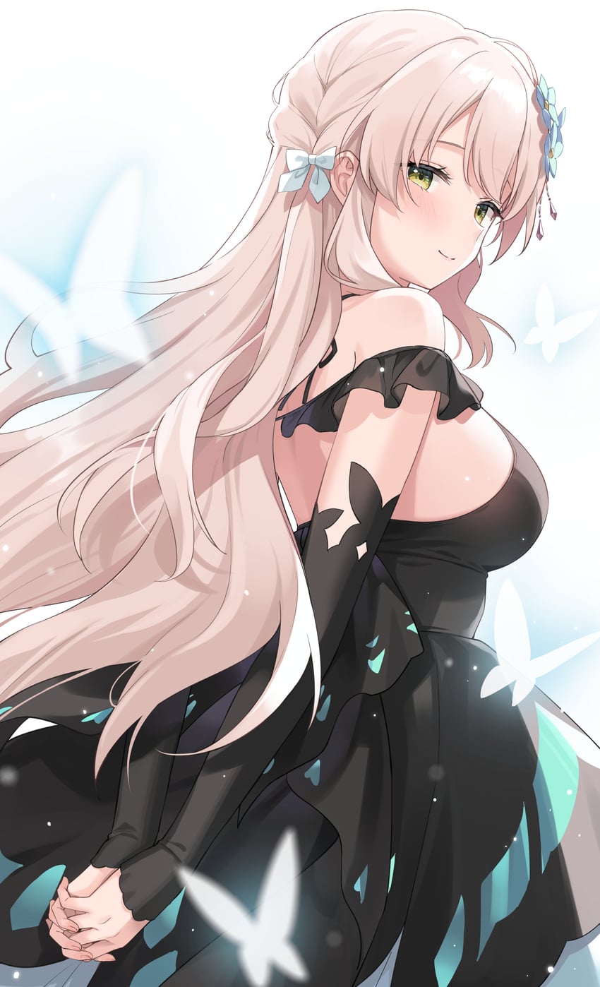 原创 1名女孩 动物 双手背在身后 露背裙 露背装