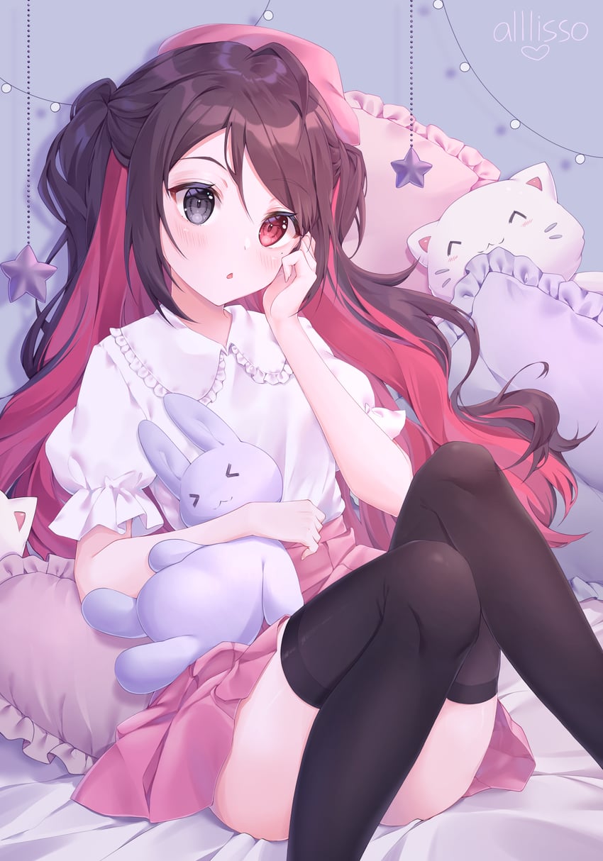 原创 1名女孩 黑色过膝袜 脸红 棕发 有领衬衫