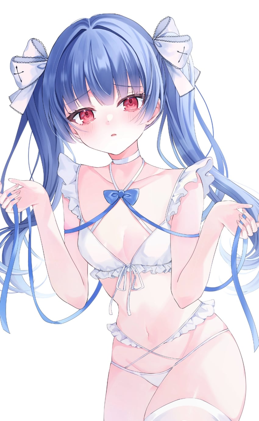 原创 1名女孩 举起双手 裸臂 露肩 蓝色蝴蝶结