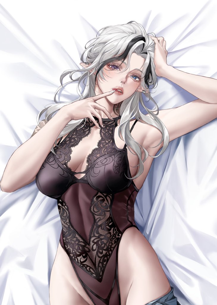 原创 1名女孩 举手 腋下 床单 黑发