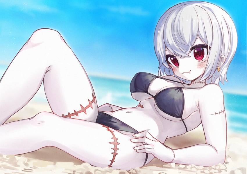 原创 1名女孩 猫脸笑 露肩 海滩 比基尼
