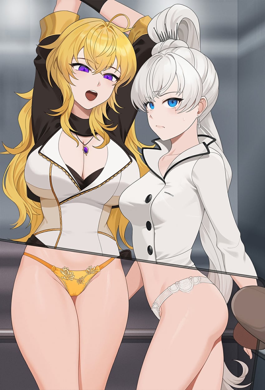 RWBY、魏丝·雪倪、阳·小龙 2名女孩 呆毛 举起双手 腰带 腰带扣