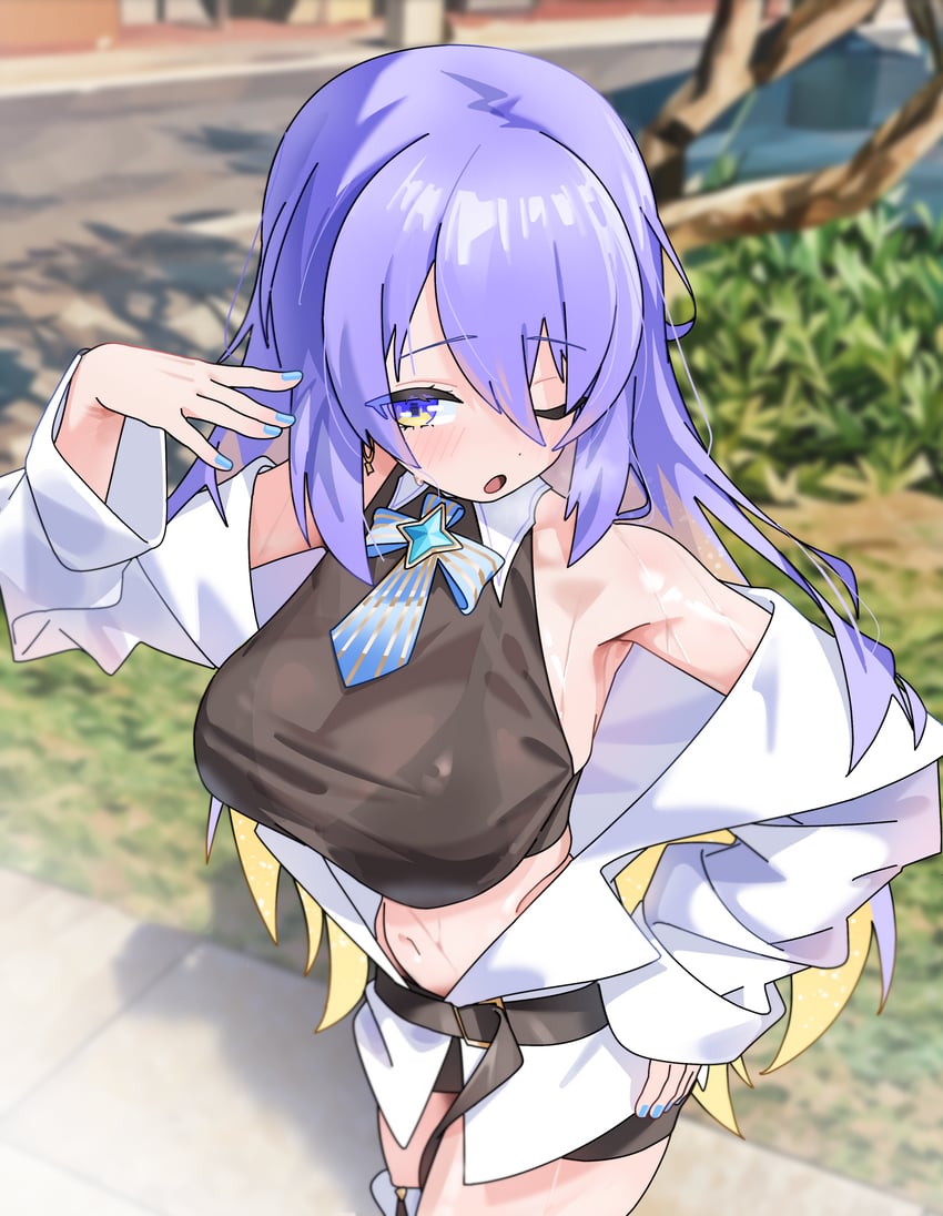 Hololive、Hololive Indonesia、Moona Hoshinova 1名女孩 露肩 骑行裤 黑衬衫 黑色短裤