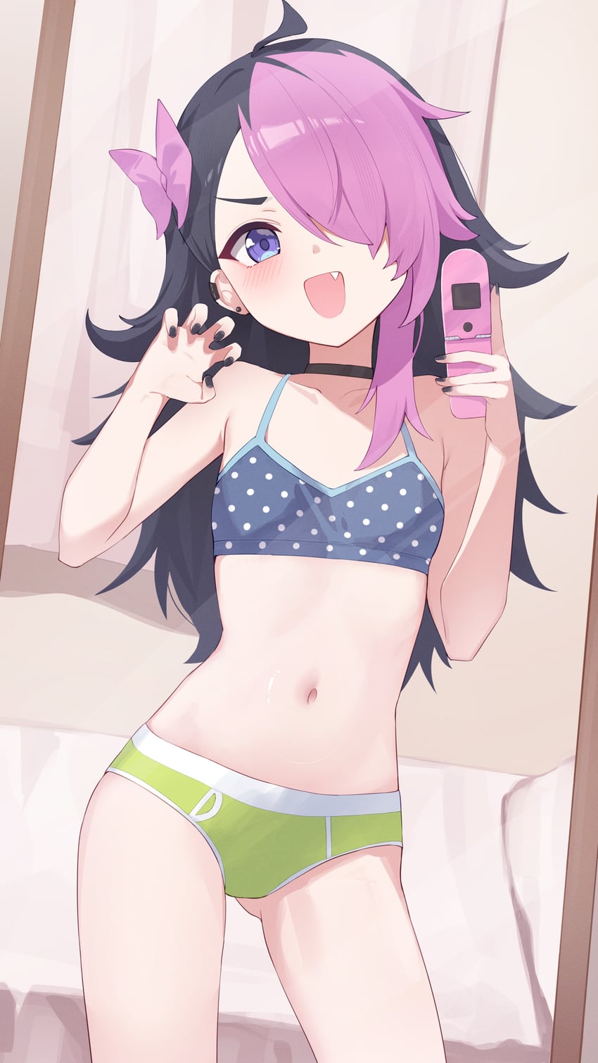 原创 1名女孩 :D 黑色项圈 黑发 黑色指甲