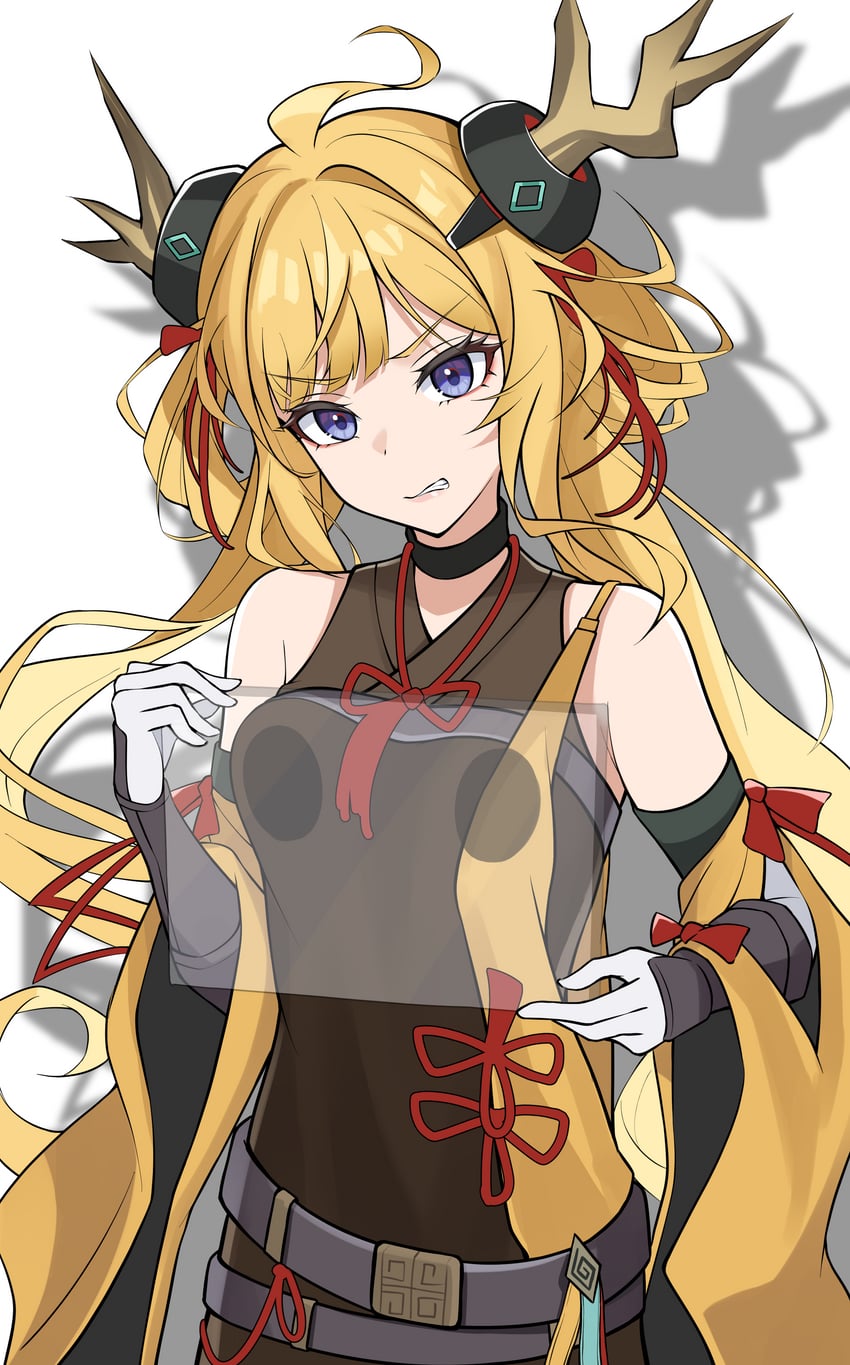 明日方舟、惊蛰 (明日方舟)、惊蛰 (明日方舟) 1名女孩 生气 露肩 黑色项圈 黑衬衫