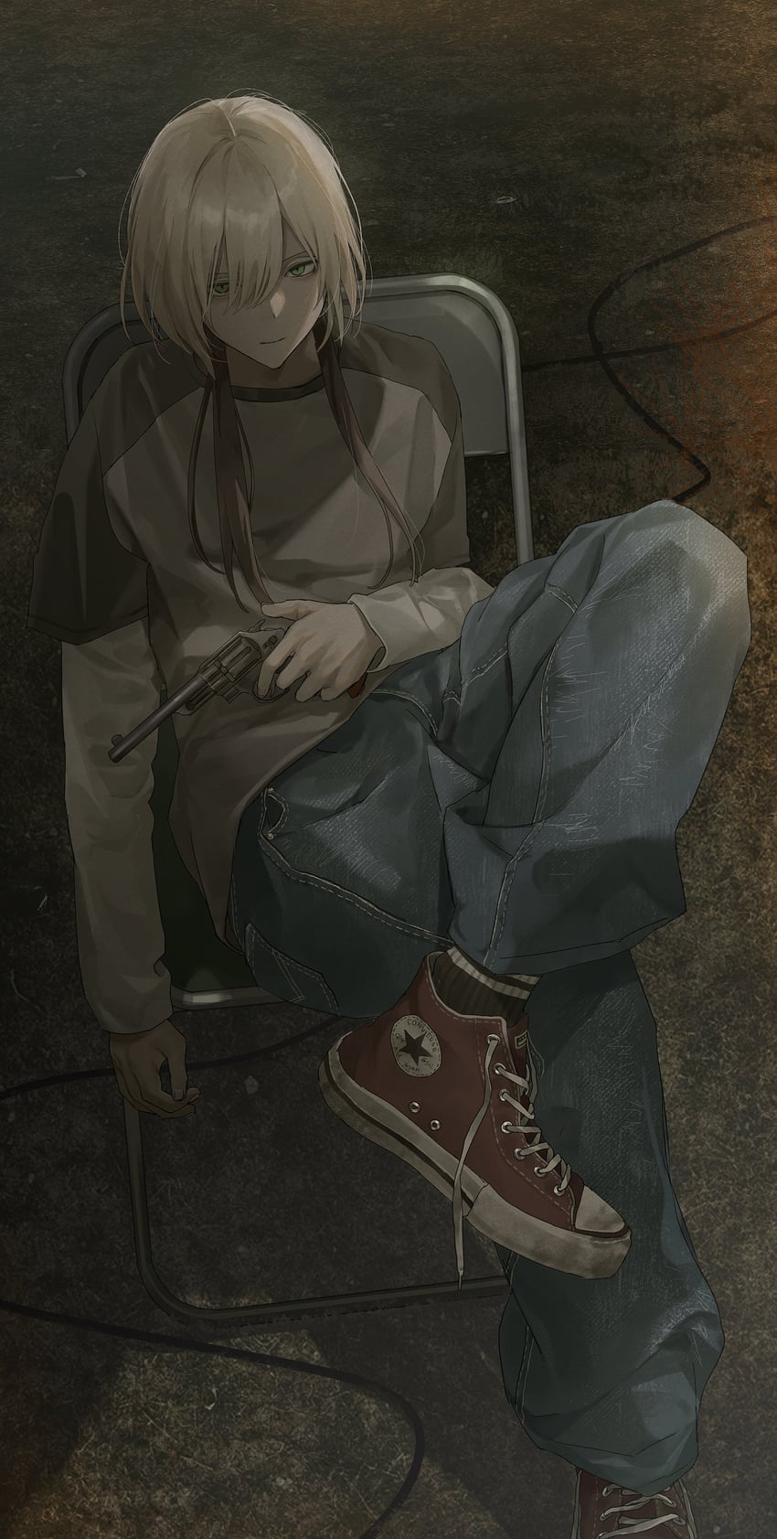 原创 1名男孩 金发 棕发 棕色袜子 椅子