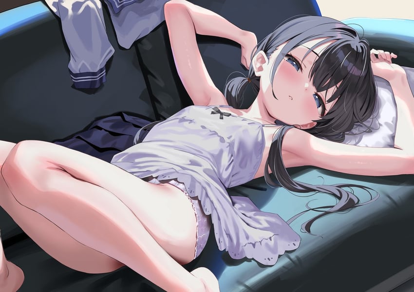 原创 1名女孩 腋下 举起双手 黑发 蓝眼