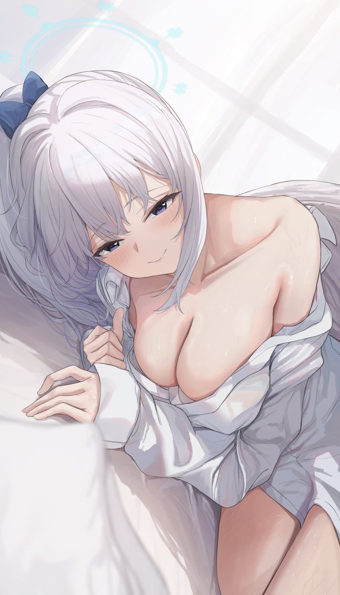 蔚蓝档案、月雪宫子 (蔚蓝档案) 1名女孩 异形乳量 (大) 蓝色蝴蝶结 蓝色光环 脸红