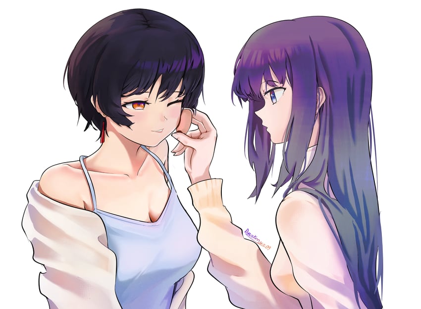 神稻牡丹：醉态如百合之花、张君兰、郡上奏 2名女孩 给别人化妆 正在化妆 露肩 黑发