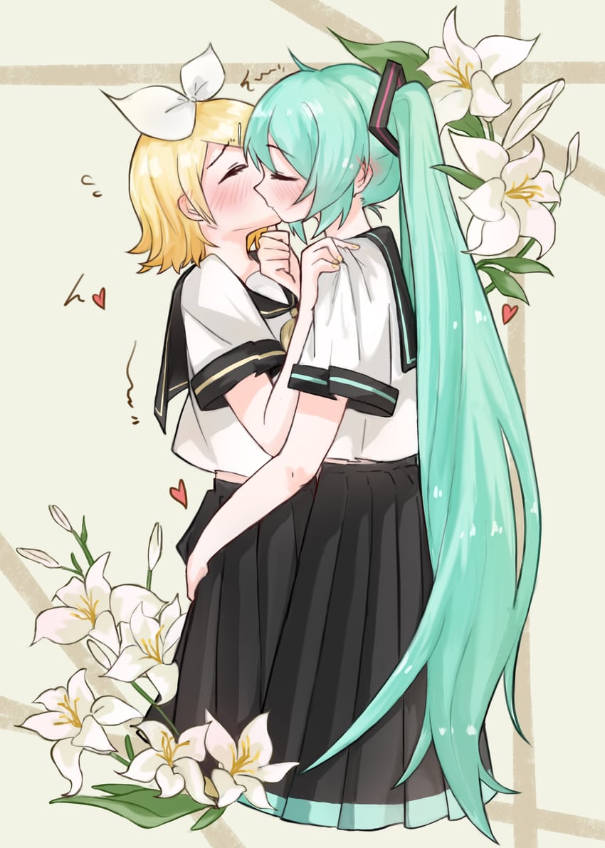 VOCALOID、初音未来、镜音铃 2名女孩 呆毛 水色发 水蓝色饰边 黑色裙子