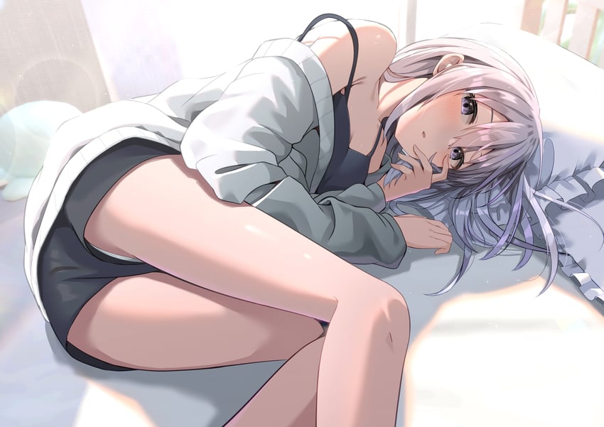 原创 1名女孩 屁股 床 黑吊带背心 黑色短裤