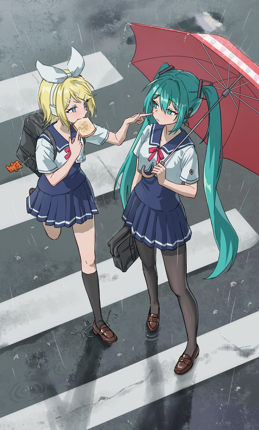 VOCALOID、初音未来、镜音铃 2名女孩 水色瞳 水色发 背包 包
