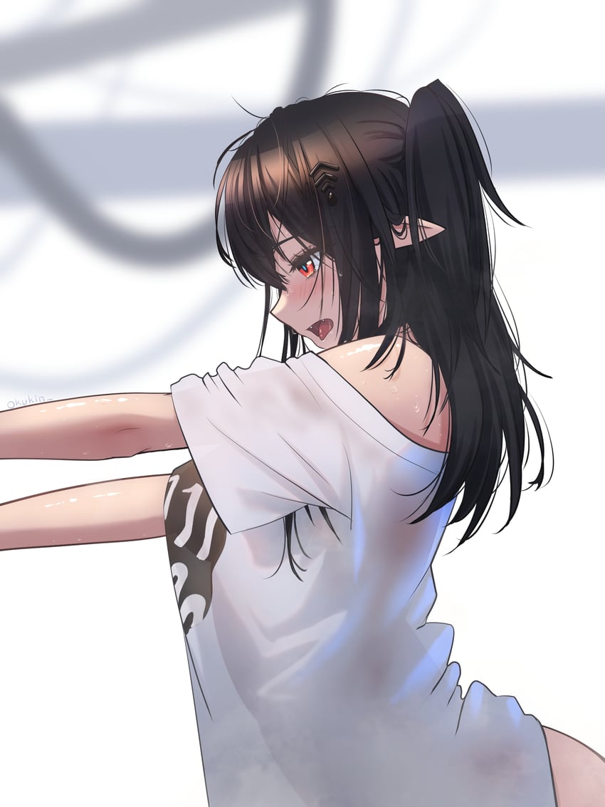 明日方舟、可露希尔 (明日方舟) 1名女孩 肥大衣物 露肩 黑发 宽松衣服