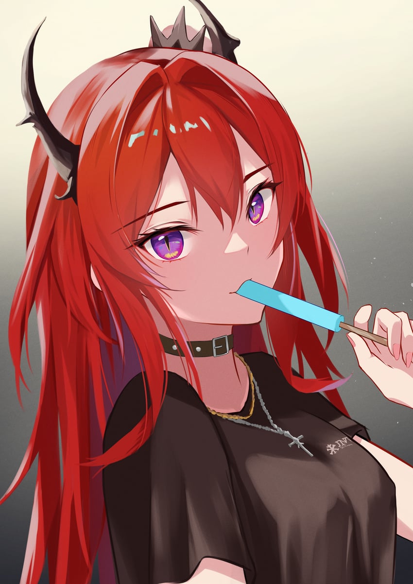 明日方舟、史尔特尔 (明日方舟)、史尔特尔 (自由/失效) (明日方舟) 1名女孩 皮带项圈 黑角 黑衬衫 乳房