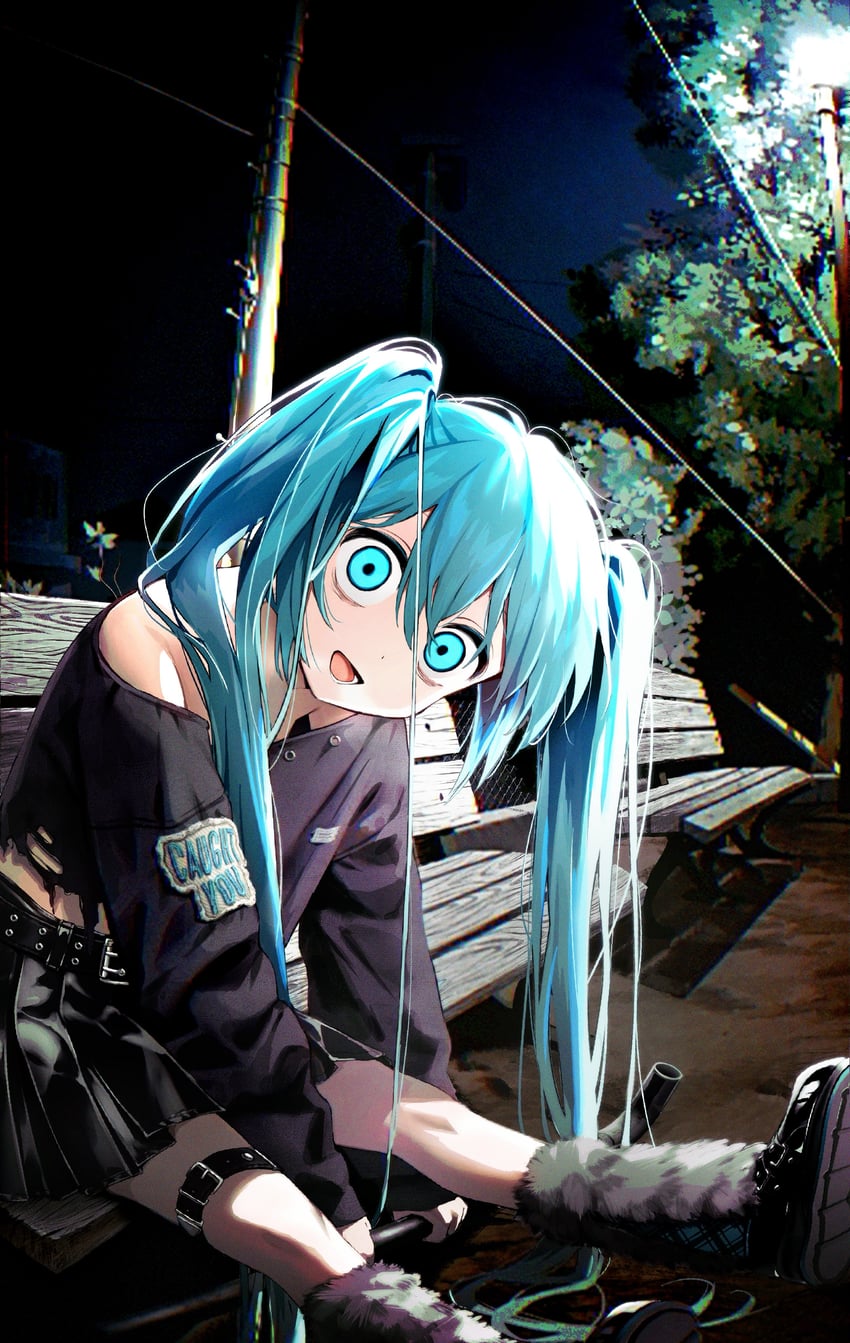VOCALOID、初音未来 1名女孩 腰带 长椅 黑衬衫 黑鞋