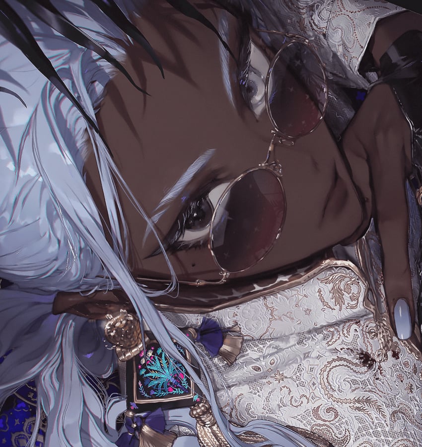 原创 1名男孩 黑瞳 蓝色指甲 特写 深色皮肤男性
