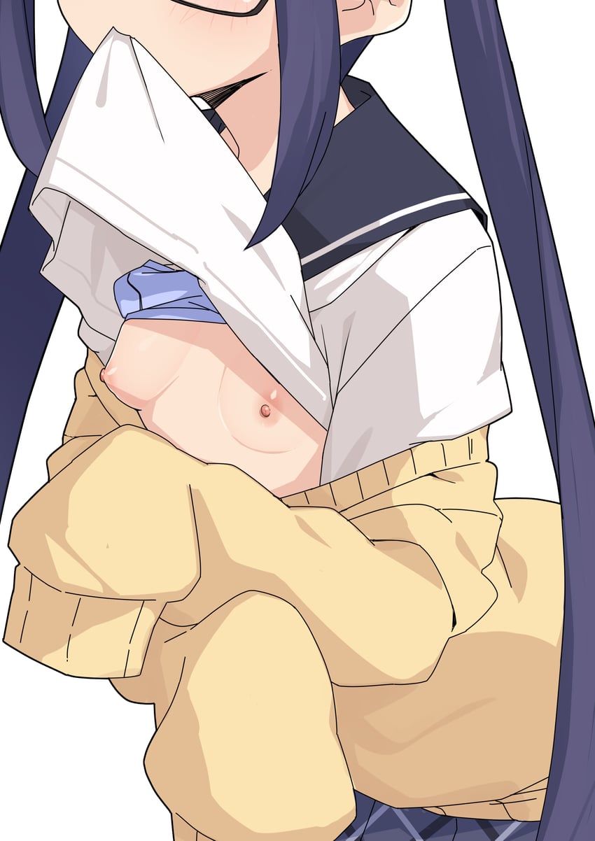 摇曳露营、大垣千明 1名女孩 咬 咬着衣服 黑框眼镜 乳房