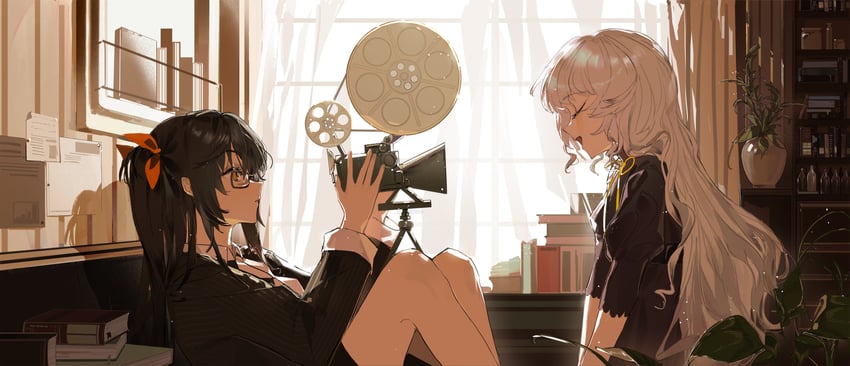 原创 2名女孩 黑色连衣裙 黑发 金发 书