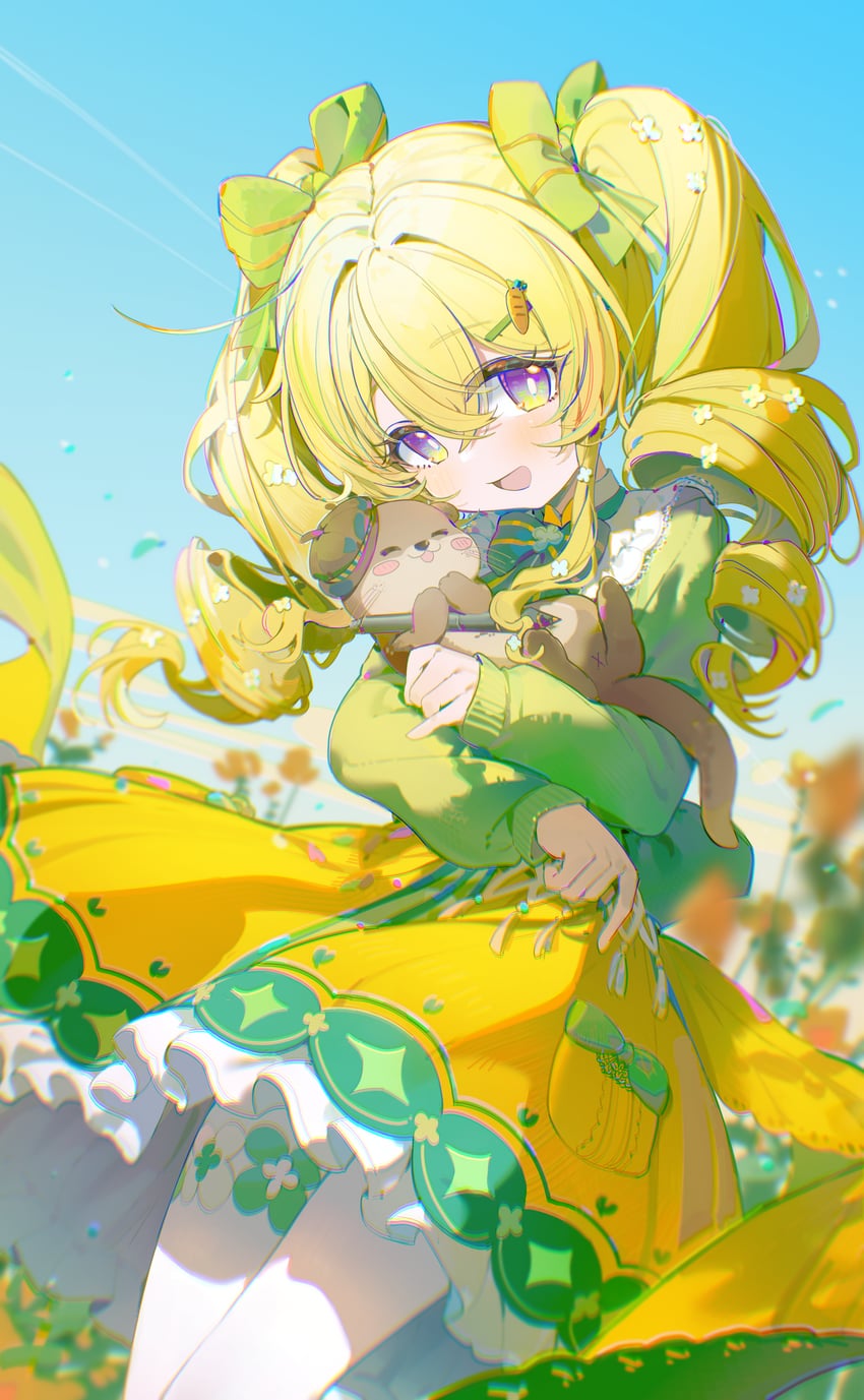 原创 1名女孩 动物 金发 牛仔镜头 绿色毛衣