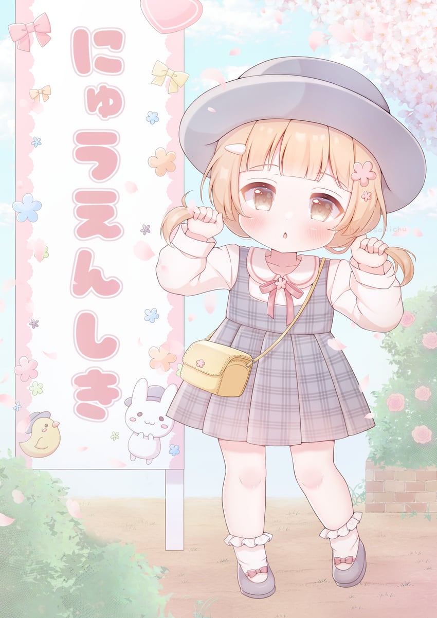 原创 1名女孩 包 金发 脸红 棕眼睛