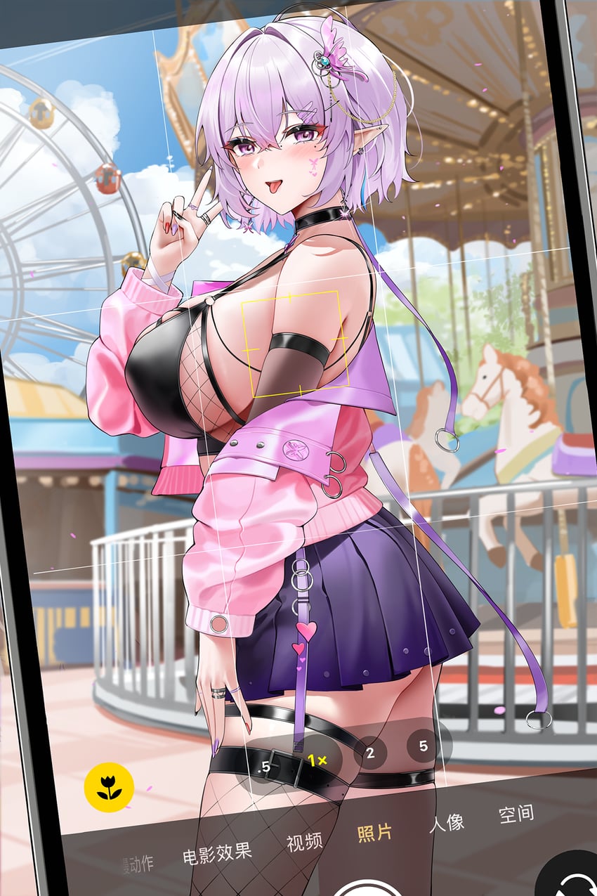 个人势虚拟主播 1名女孩 黑色项圈 黑色指甲 脸红 乳房