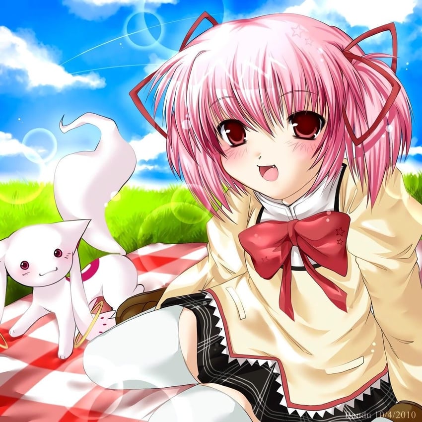 魔法少女小圆、鹿目圆、丘比 1名女孩 :D 毯子 蓝天 云