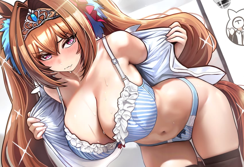 赛马娘、大和赤骥 (赛马娘)、T头训练员 (赛马娘) 1名女孩 兽耳 露肩 弯腰 黑色过膝袜