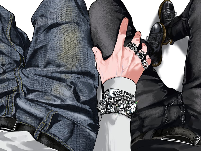 原创 2个男孩 腰带 黑色皮带 黑色靴子 黑裤子
