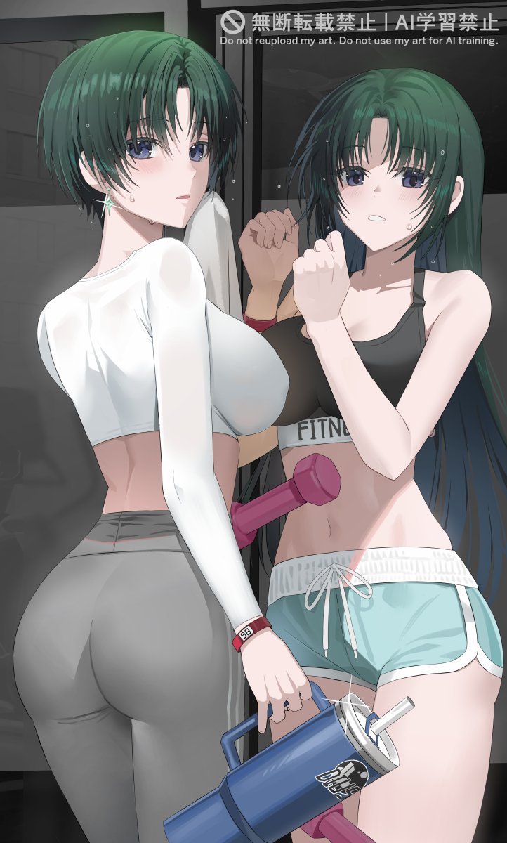 原创 2名女孩 水色短裤 手臂放在侧边 屁股 黑色运动内衣