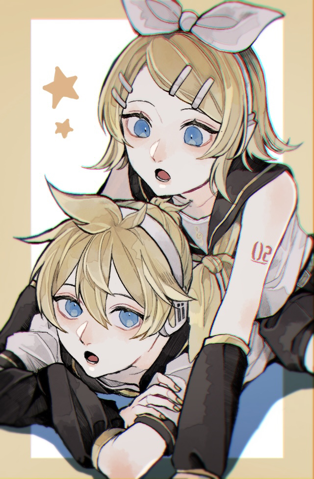VOCALOID、镜音连、镜音铃 1名男孩 1名女孩 惊讶 手臂纹身 腰带